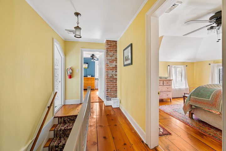 Ballroom/Hall 63 of 81