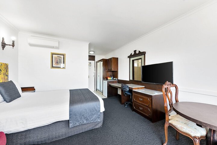 Room 34 of 92