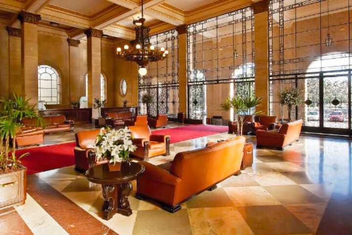 Entrance & Lobby