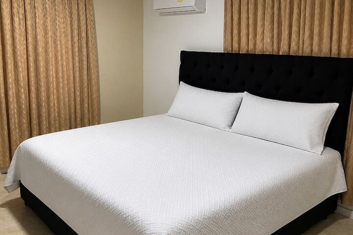 Room 3 of 16