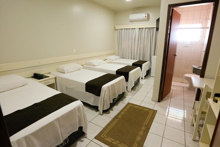 Room 4 of 40