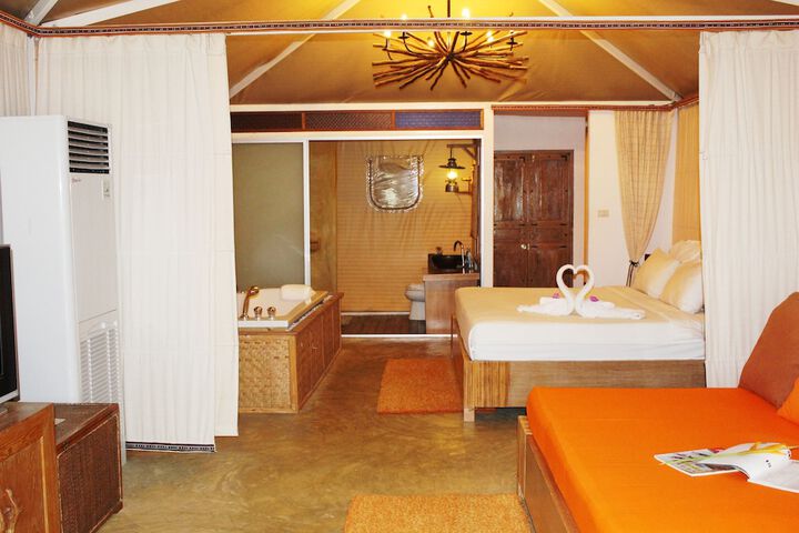 Room 5 of 94