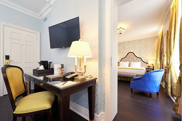Room 58 of 142