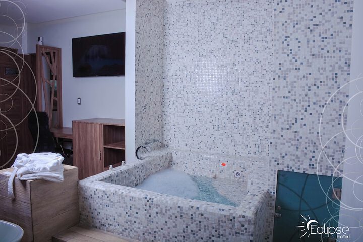 Room 4 of 5