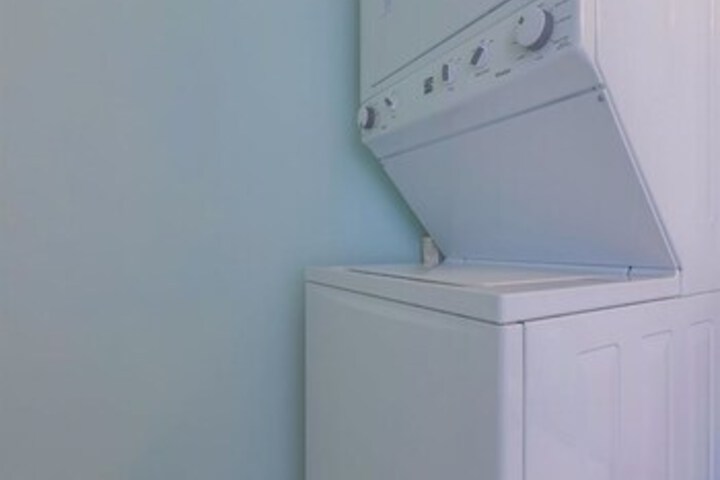 Laundry 39 of 77