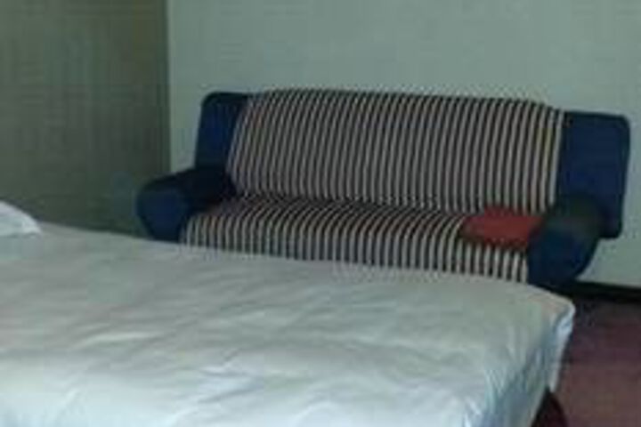 Room 2 of 17