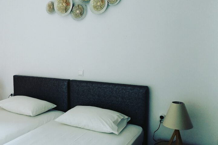 Room 33 of 72