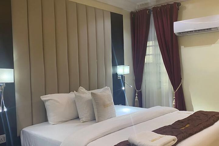 Room 10 of 22