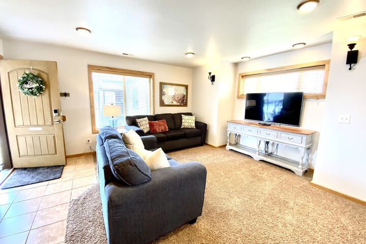 Lounge 277 of 426