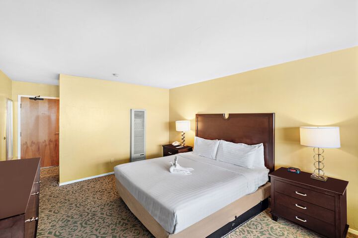Room 13 of 76