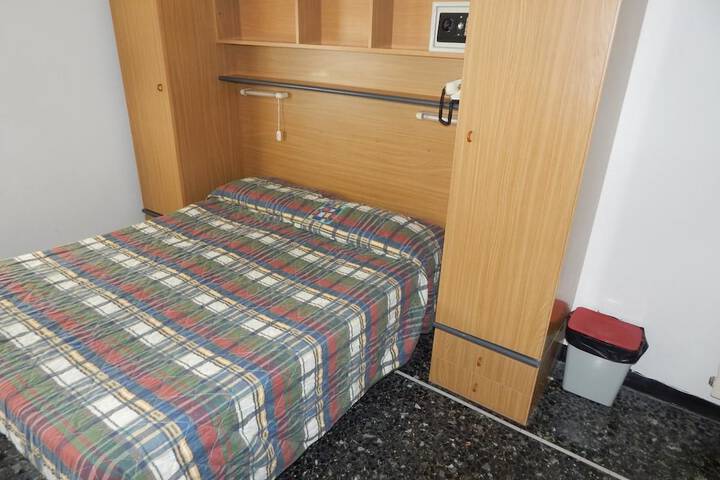 Room 5 of 20