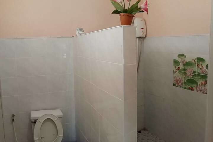 Room 5 of 19