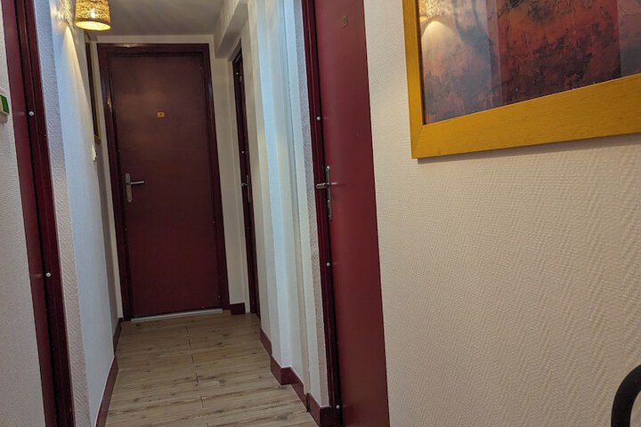 Room 22 of 48