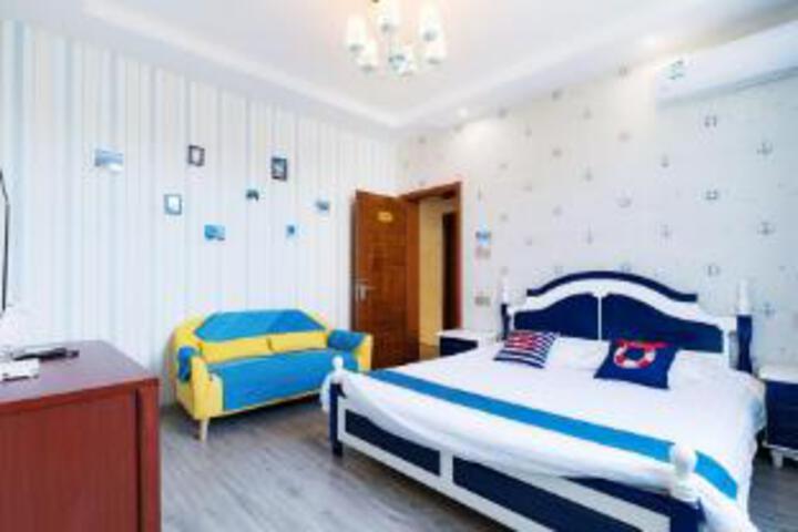 Room 7 of 8