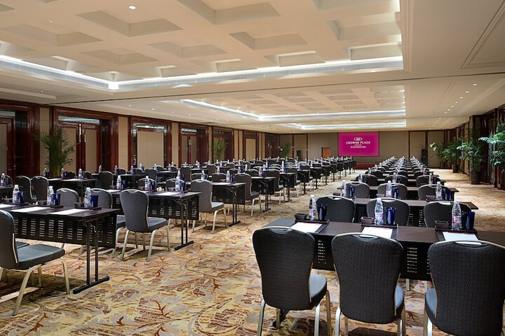 Ballroom/Hall 113 of 143