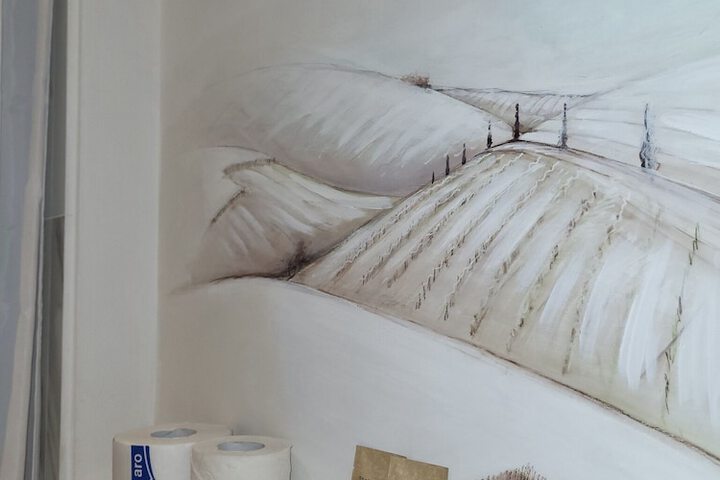 Room 70 of 93