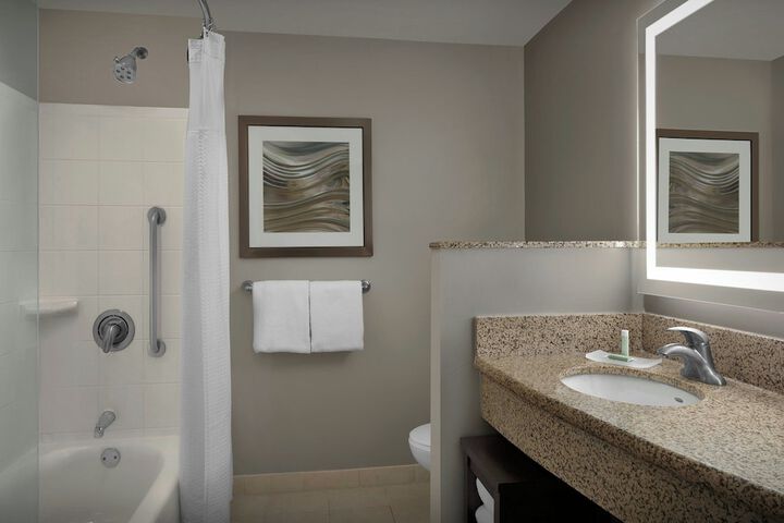 Room 15 of 34