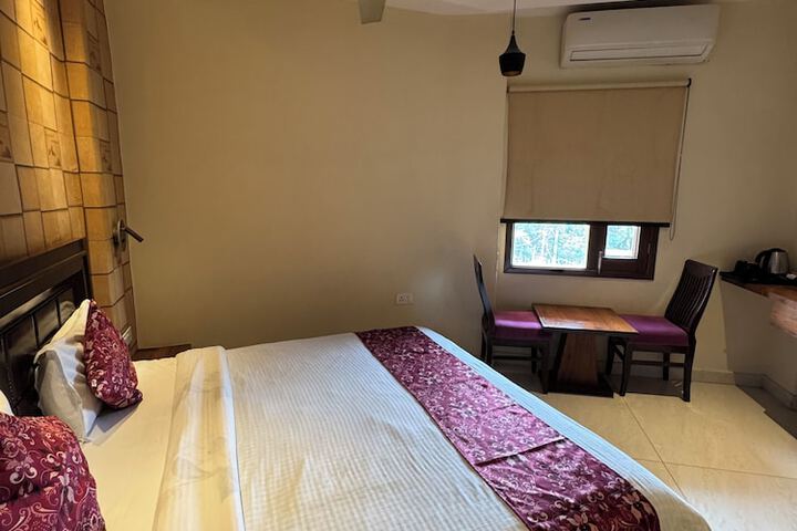 Room 29 of 96