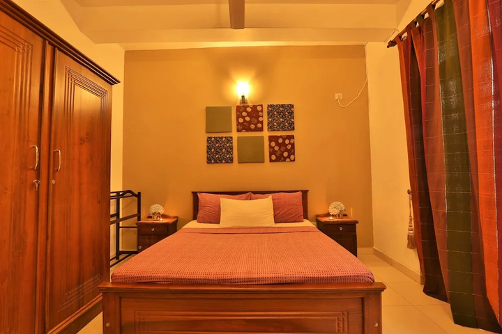 Room 3 of 16