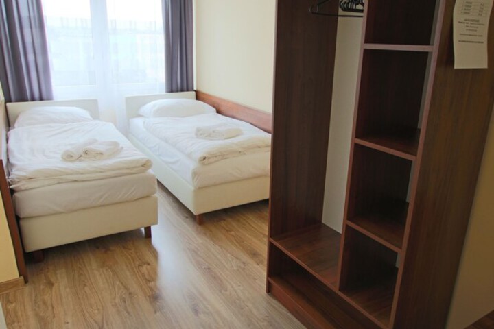 Room 10 of 19