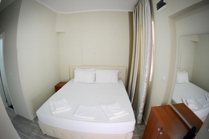 Room 5 of 23