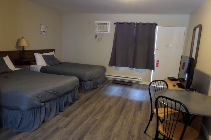 Room 6 of 33
