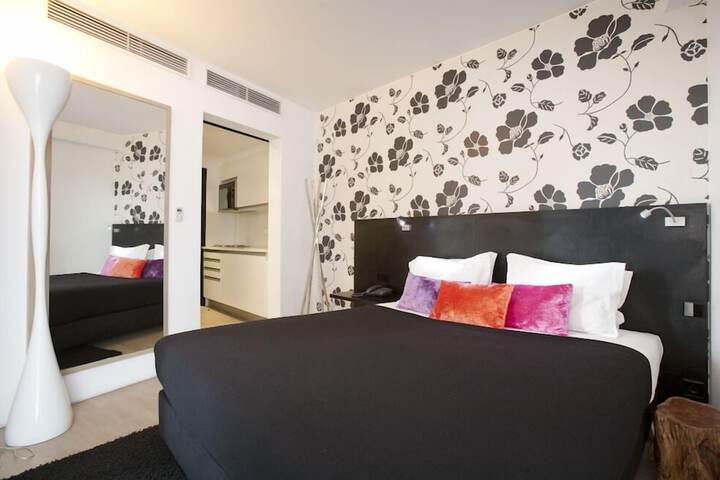 Room 3 of 51
