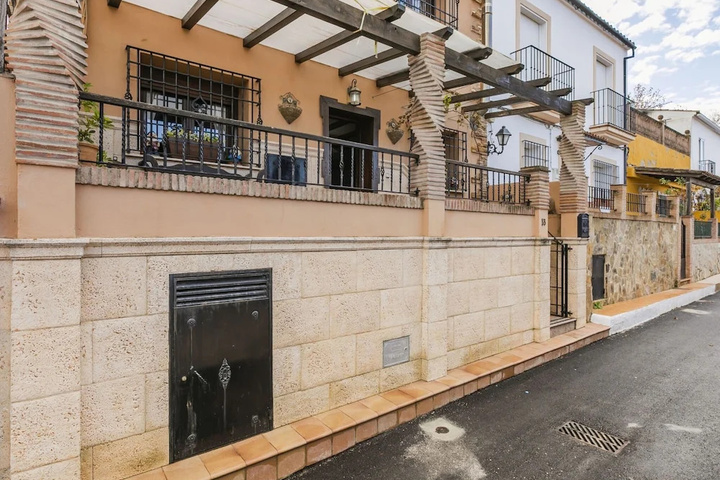 Vintage Holiday Home in Ronda with Hot Tub