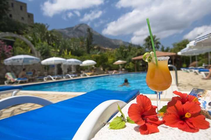 Pool Hotel