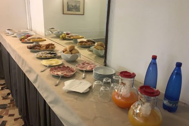 Breakfast/Coffee Service 15 of 19