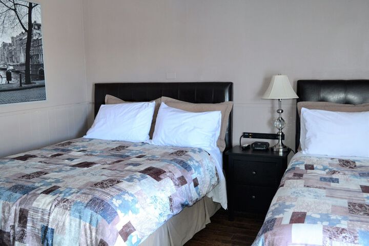 Room 8 of 34