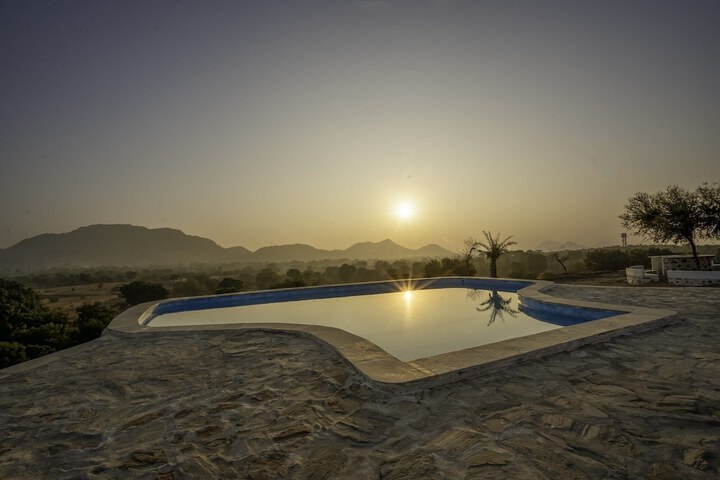 Pool 33 of 71