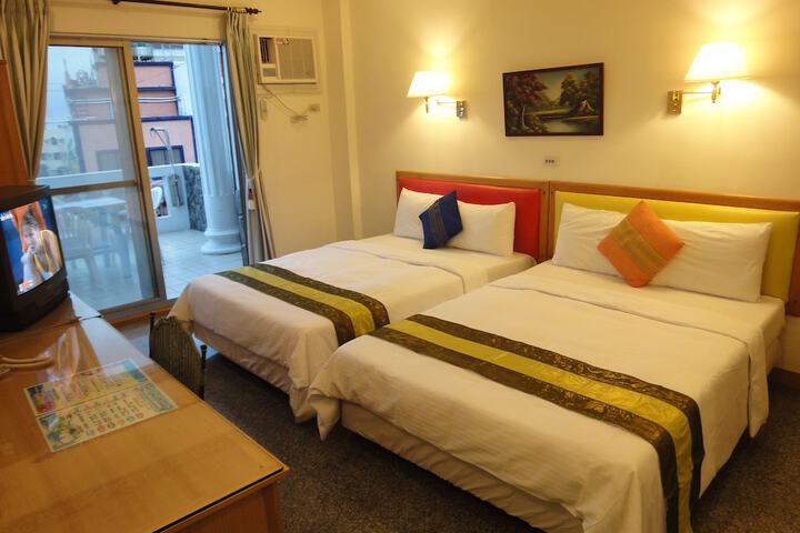 Room 10 of 24
