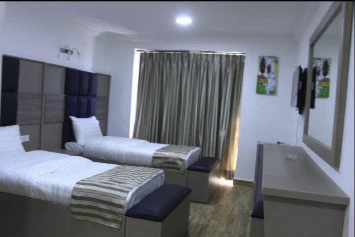 Room 7 of 36