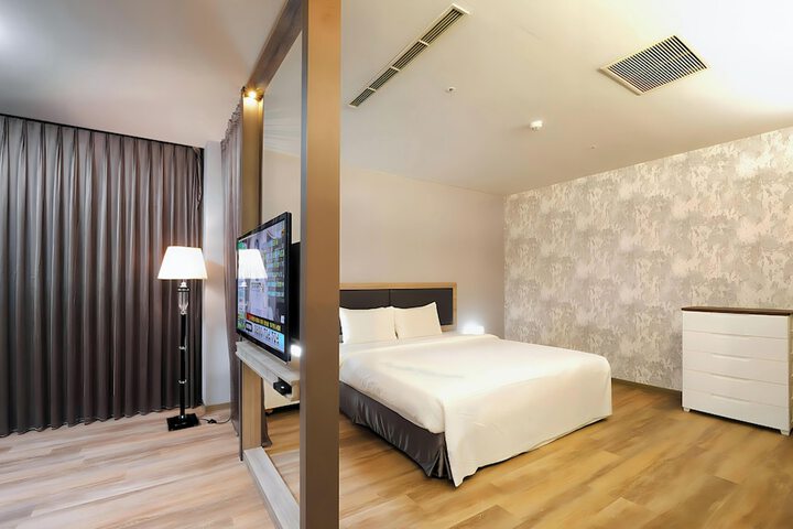 Room 66 of 155