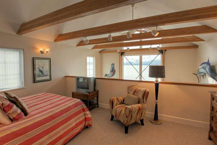 Room 28 of 184