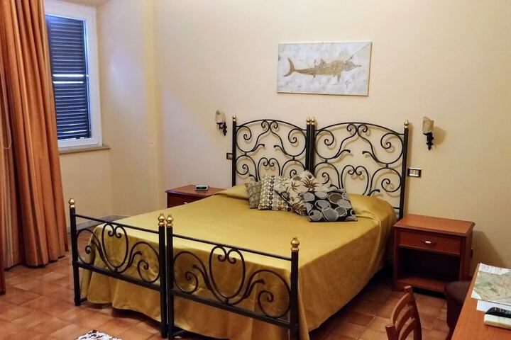 Room 8 of 43