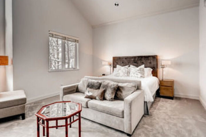 Room 22 of 47