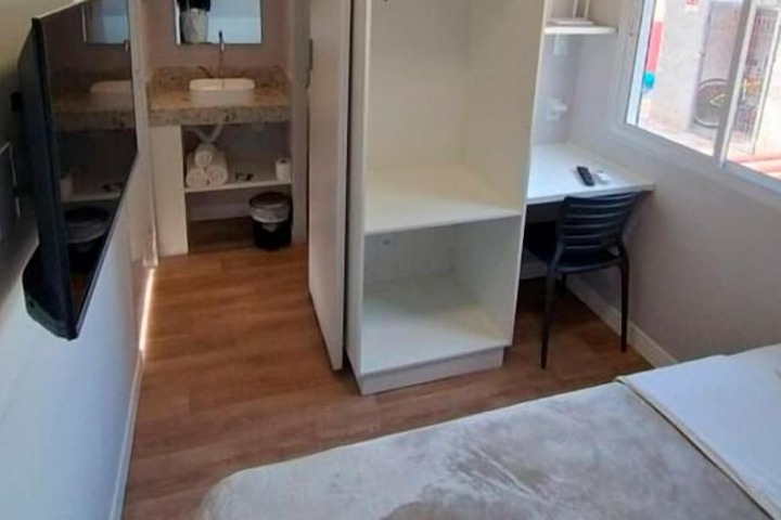 Room 16 of 35