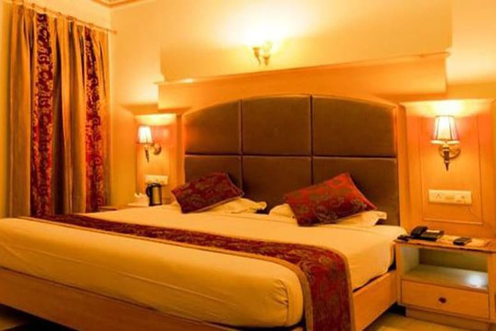 Room 2 of 35