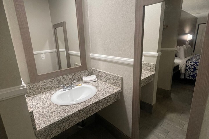 Room 12 of 21