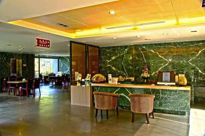 Concierge desk