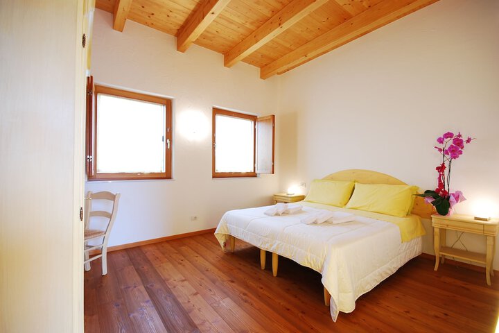 Room 2 of 29