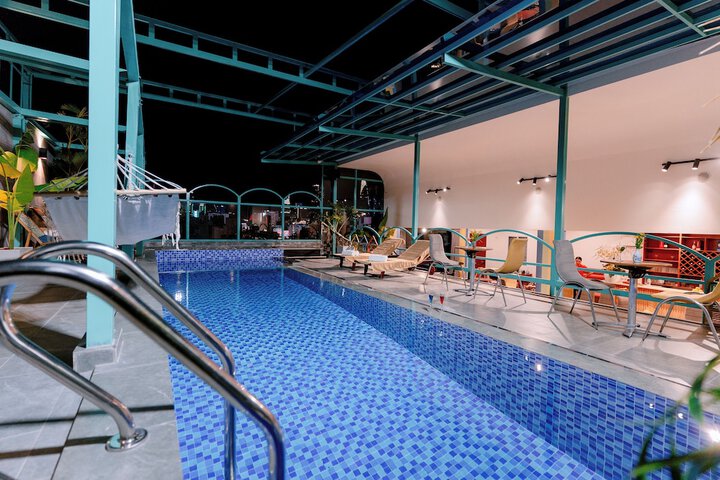 Pool 67 of 125