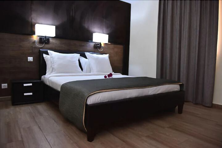 Room 12 of 37