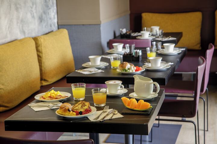 Breakfast/Coffee Service 37 of 40