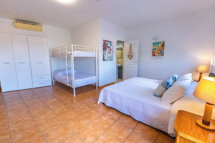 Room 9 of 65