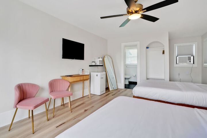 Room 33 of 63