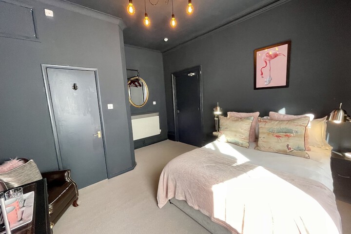 Room 12 of 34