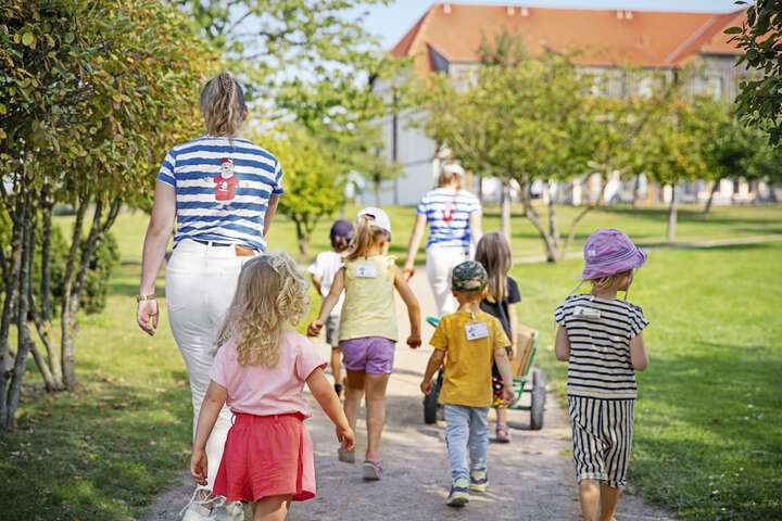 Childrens Activities 80 of 128